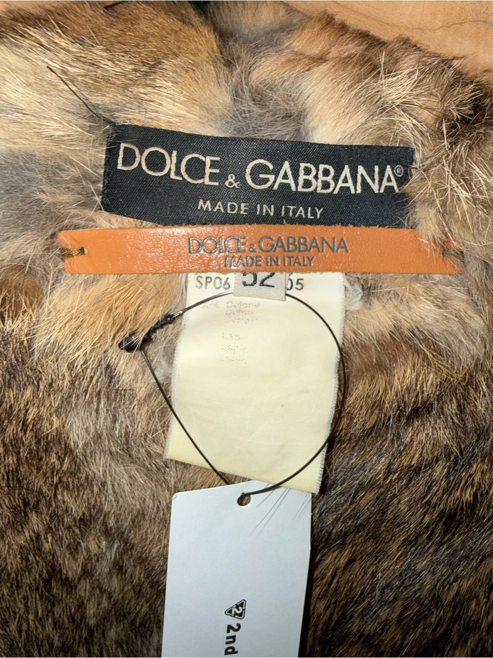 Vintage Dolce & Gabbana Dark Denim Jacket with Brown Rabbit Fur Lining - Picture 3 of 5